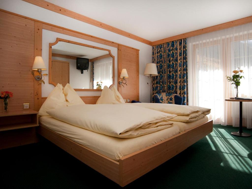 Hotel Ambiente Saas Fee Δωμάτιο φωτογραφία